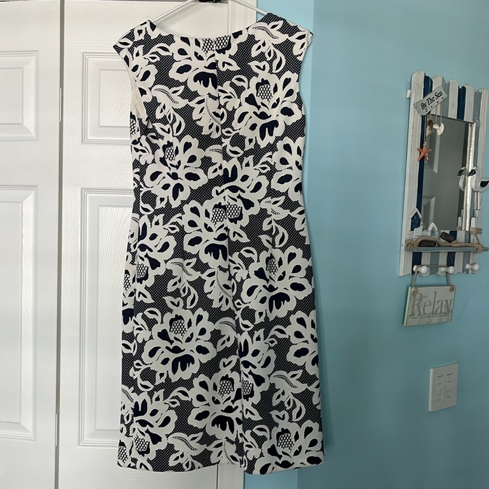 final clearance price ….Sleeveless dress size 10 - Picture 4 of 6